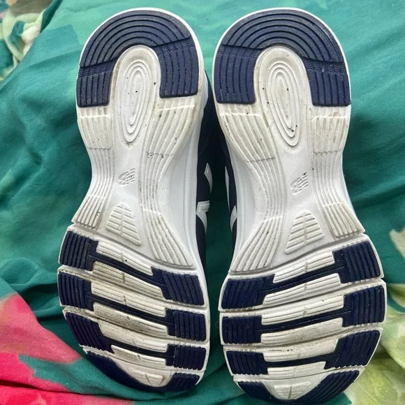 New Balance Cross Trainer - Picture 5 of 7